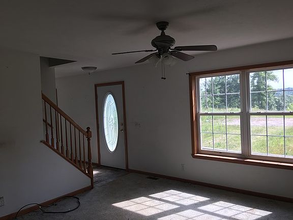 4th image of 4200 Blain Hwy
