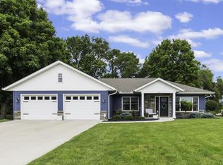 1192 Cypress Dr, Annandale, MN 55302