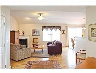4th image of 79 Grandview Dr