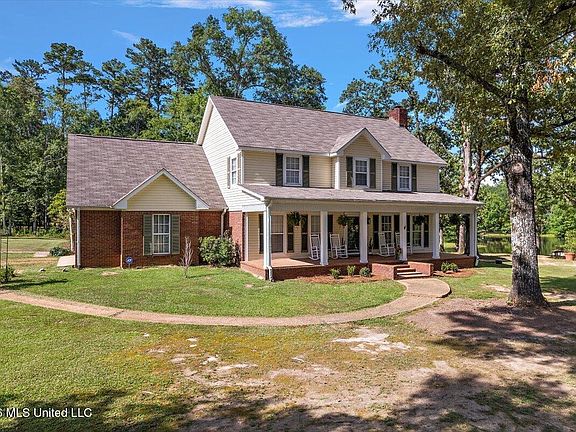 4th image of 402 Springwood Cir