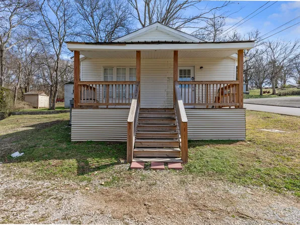 522 E Woodring St, Pulaski, TN 38478