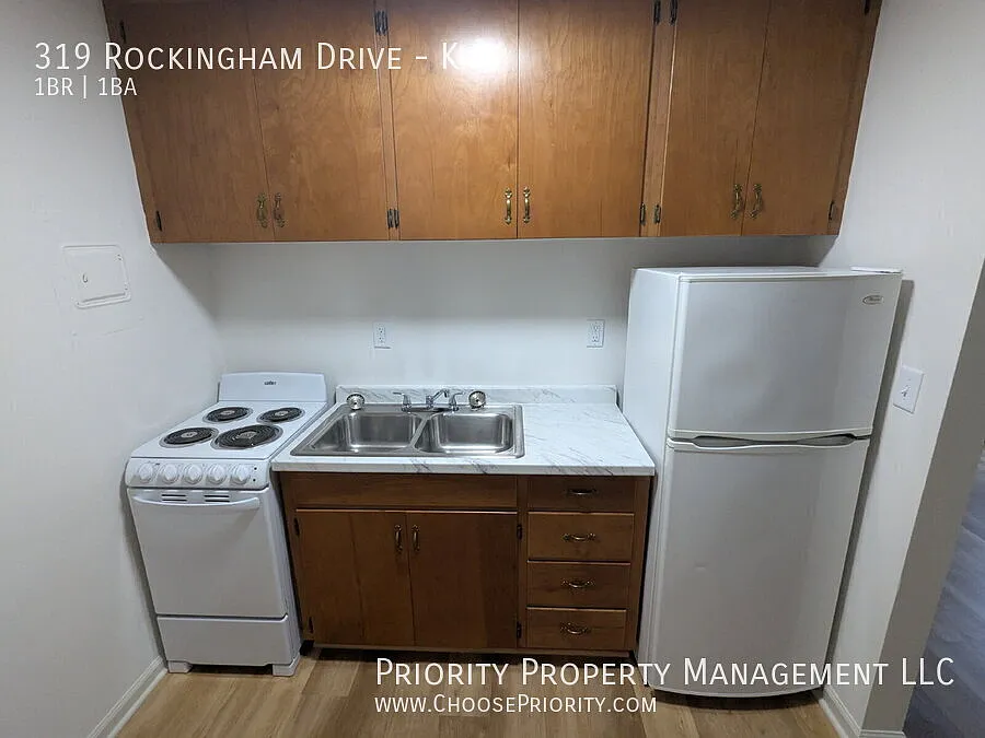 Updated 1BR and 1BA Apartment, Harrisonburg — Photo 4
