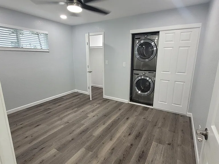 4933 E Willetta St — Photo 35