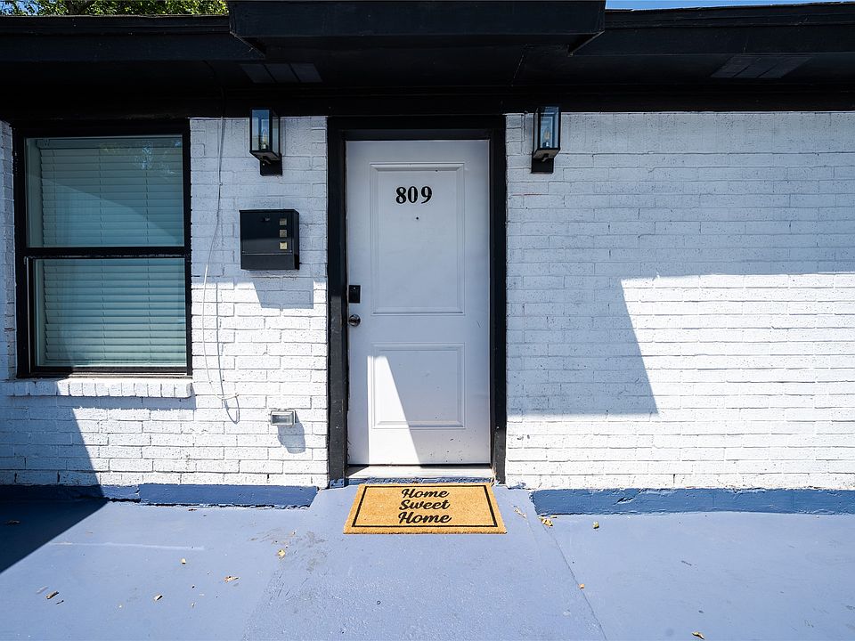 1st image of 809 W Broadus St