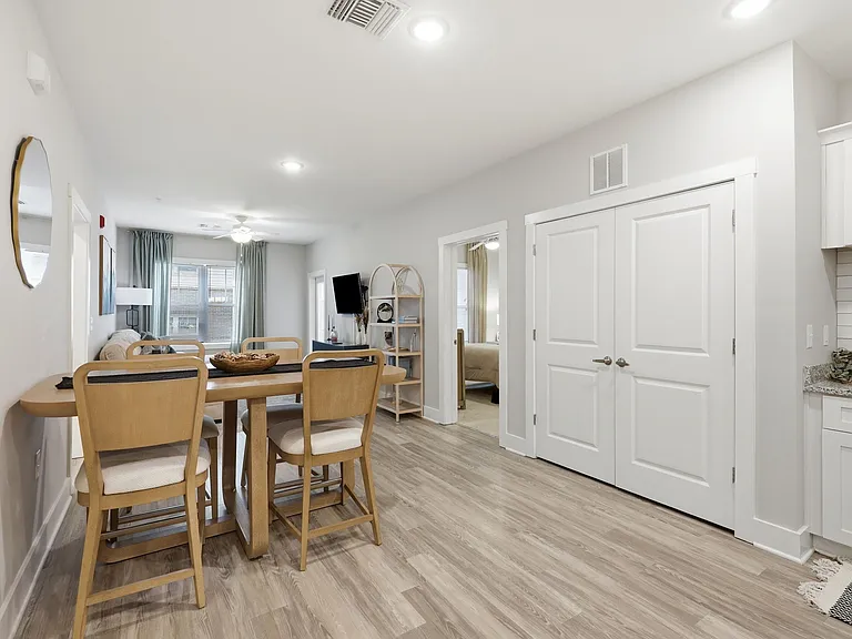 Pine Reserve Apartments — Photo 25