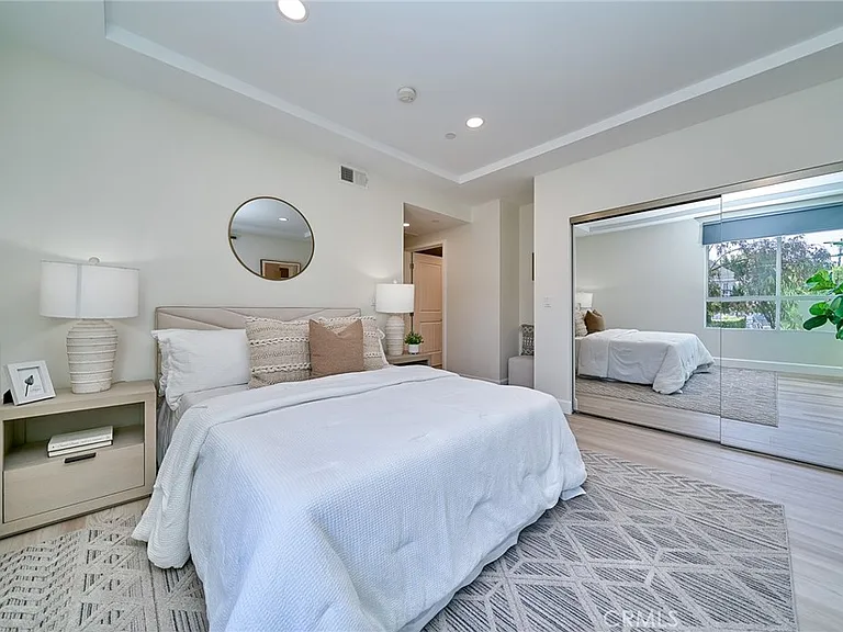 5525 W Olympic Blvd #202 — Photo 15
