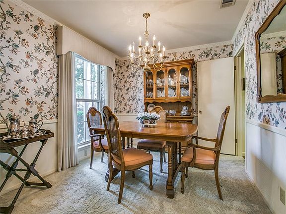 5th image of 2521 Jamestown Ln