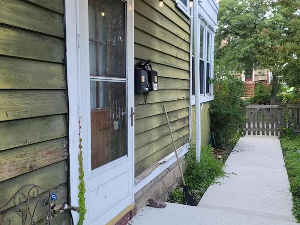 1607 East Newport AVENUE, Milwaukee, WI 53211