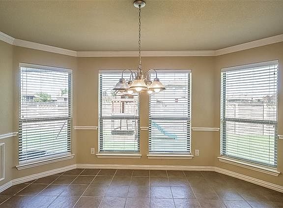 3rd image of 1625 White Willow Ln