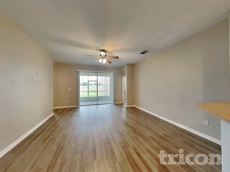 221 Fern Gulley Dr — Photo 4