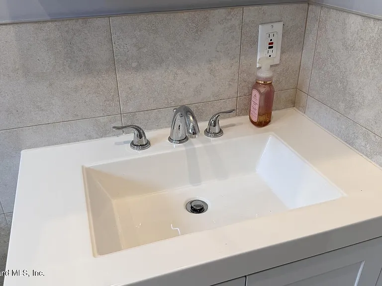 461 Stewart Ave #2 — Photo 7
