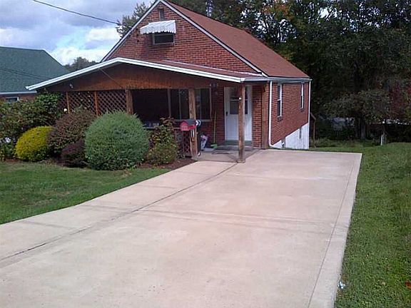2nd image of 430 Cedar St