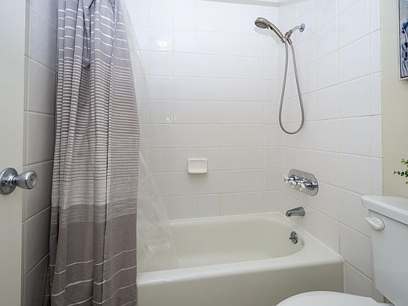 5th image of 2625 Pirineos Way Unit 117