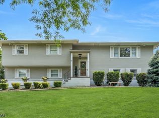 34 Boonstra Dr, Wayne, NJ 07470