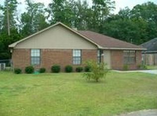 973 Birchfield Dr, Hinesville, GA 31313