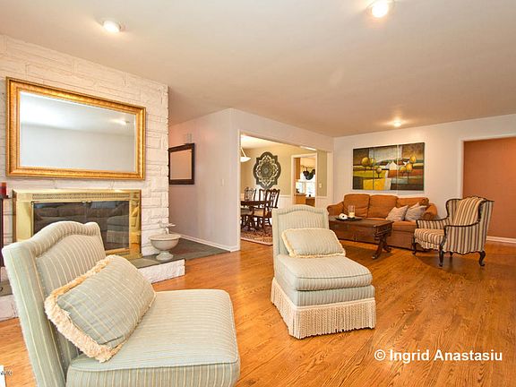 4th image of 2640 Manor Dr SE