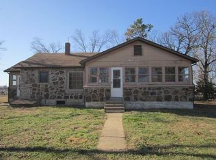 305 E Prospect St, Aurora, MO 65605