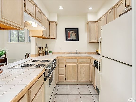 5th image of 2520 118th Ave SE APT 102