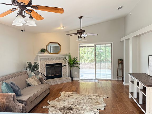 2nd image of 808 Golf Manor Ct