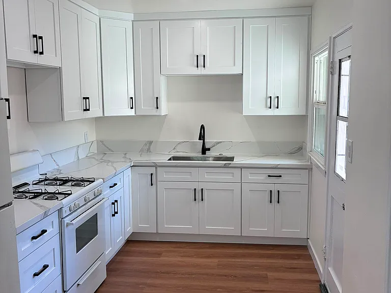 2013 S Shenandoah St #4 — Photo 1