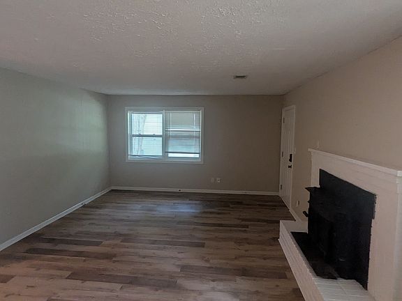 5th image of 336 Laurel Ln