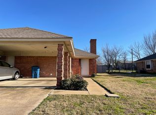 108 Woodbine Dr, Burleson, TX 76028