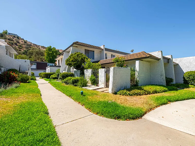 3623 Summershore Ln — Photo 41