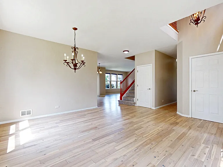 2437 Sir Barton Ln — Photo 3