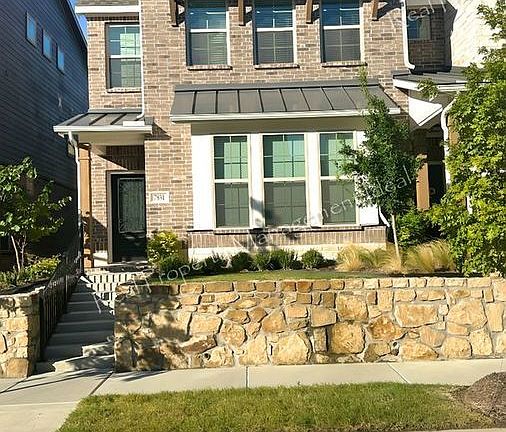 3rd image of 7831 Manilla Dr