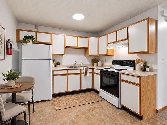 5th image of 100 College View Dr #2