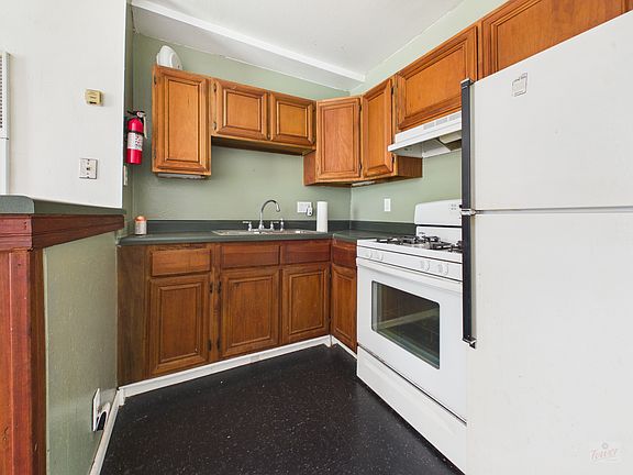 4th image of 3006 Duval St #4