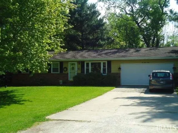 51560 Hollyhock Rd, South Bend, IN 46637