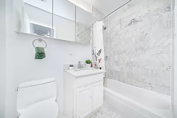 Rented by Living New York | media 13