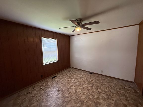 4th image of 301 S Teehee Dr #5