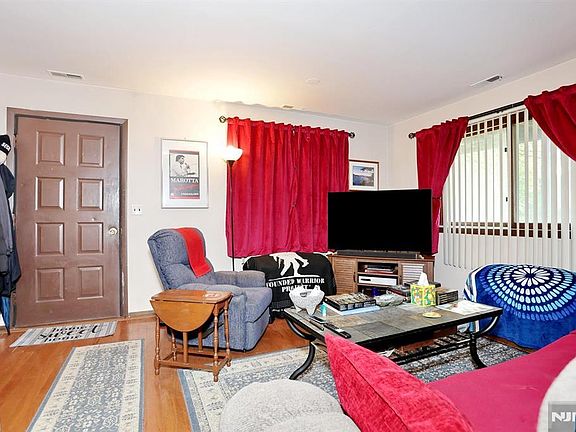 5th image of 1 Gray Rock Dr Unit 11