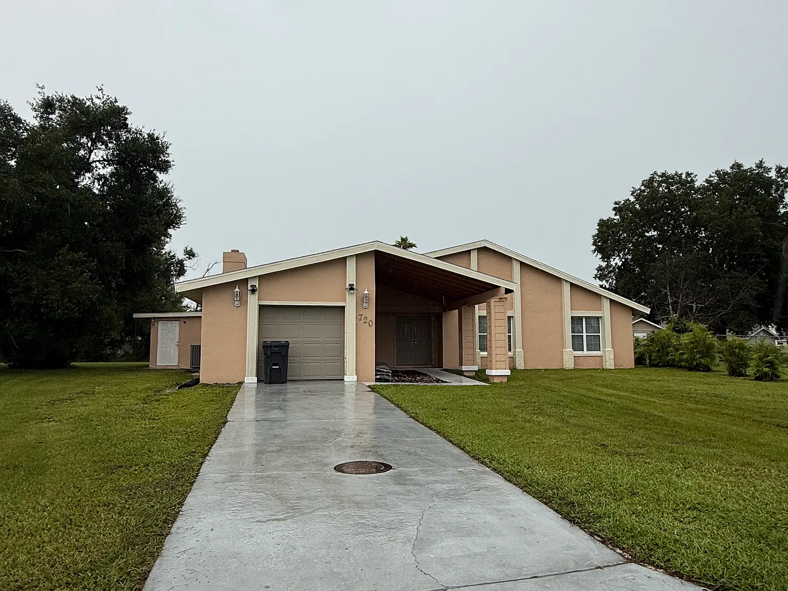 4 bed, 1692 sqft, $2,100 — Photo 2