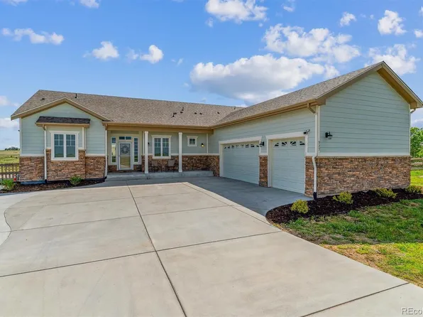 527 Antelope Drive E, Bennett, CO 80102