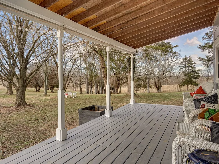 1528 Hidden Valley Rd — Photo 6