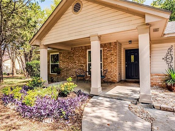 5th image of 920 River Hills Dr