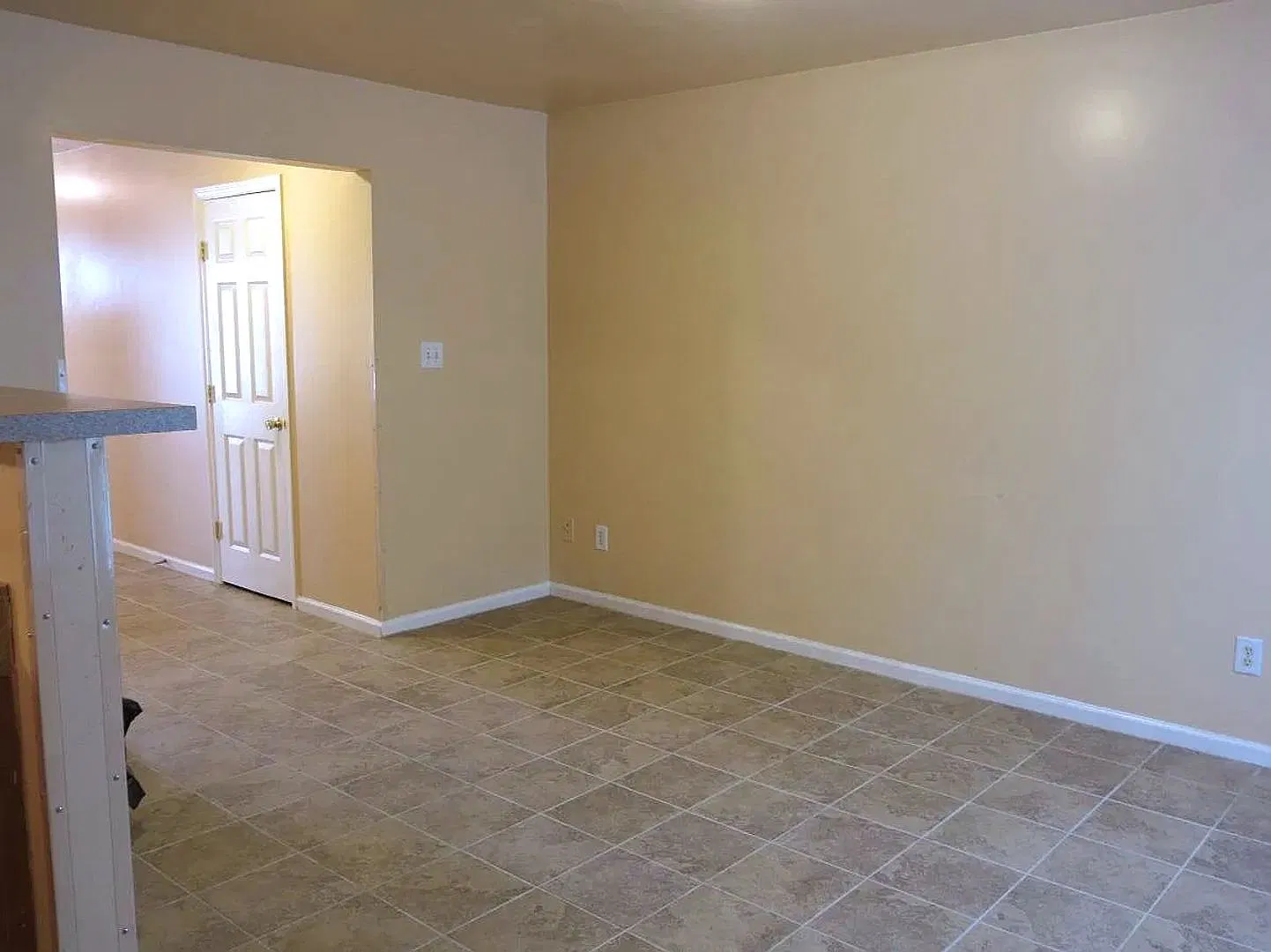 Great 3BD/3BA townhome near downtown Raleigh! — Photo 2