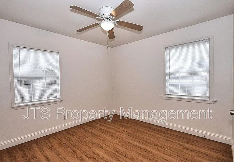 5302 Gordon Dr — Photo 12