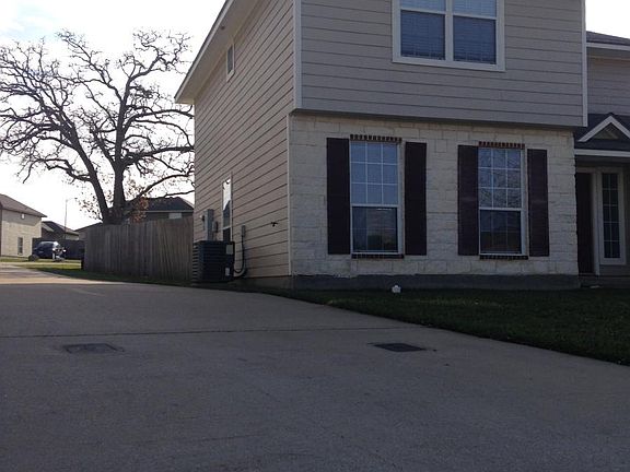 3rd image of 4043 Southern Trace Dr