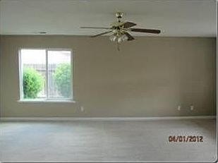 4th image of 3925 E Pine Ave