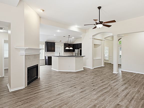 4th image of 502 Overhill Dr