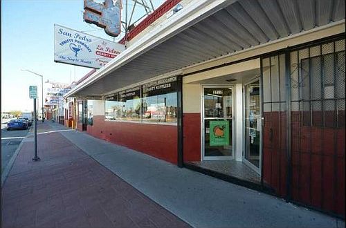 3rd image of 3712 Alameda Ave