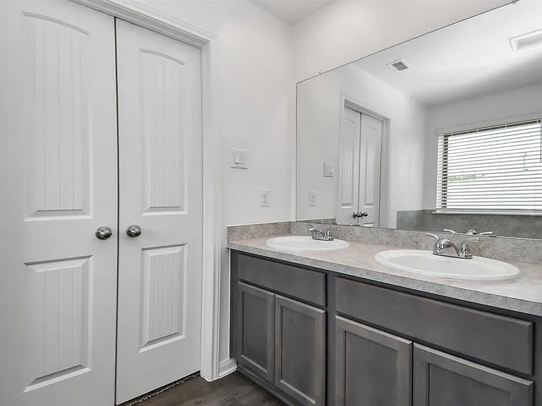 11028 Patriot Ct — Photo 31