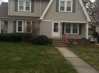 912 Cambridge Rd, Cleveland Heights, OH 44121