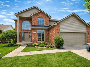 33567 Lamparter Dr, Sterling Heights, MI 48310