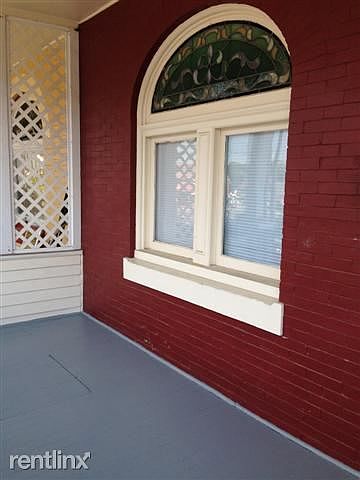 3907 5th Ave Front Porch