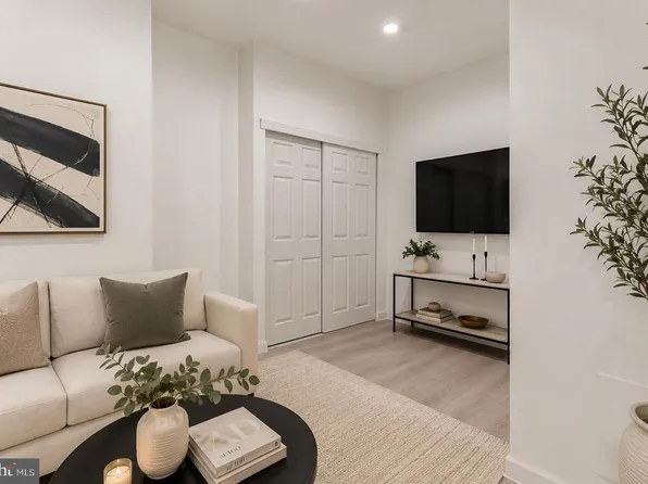 2401 S Alder St Floor 2, Philadelphia, PA 19148